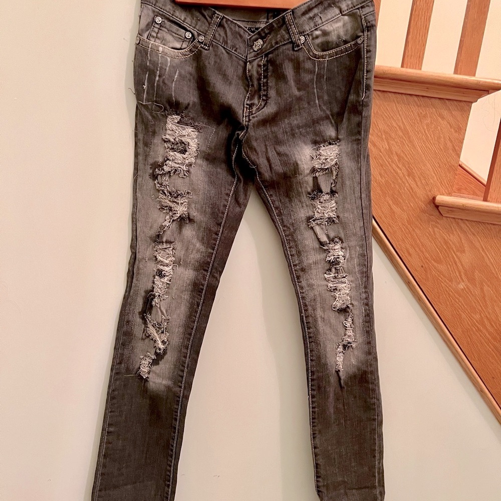 Ten 25 jeans - vintage distressed gray denim with rips